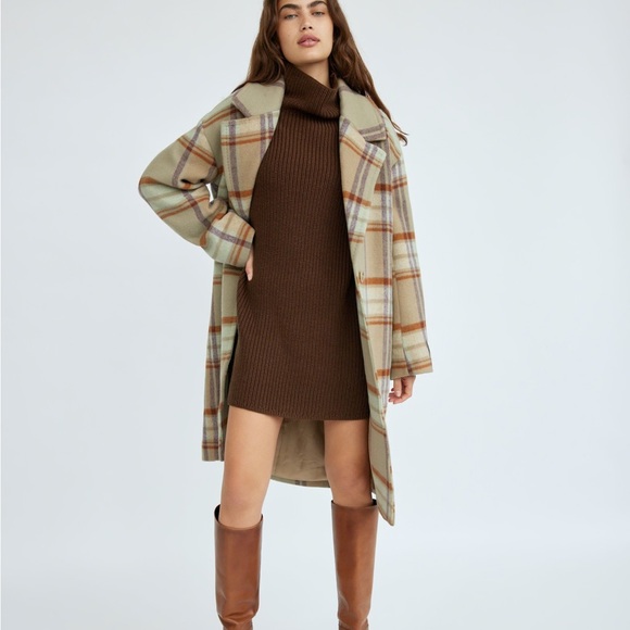 Aritzia Wilfred Plaid The Only Coat in Plaid Beige and Brown - Picture 3 of 12